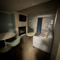 Crowne Plaza Suites Pittsburgh South - Look at this fireplace!