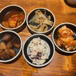 Hai Woon Dai - 5 banchan