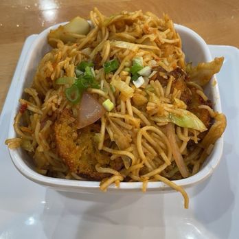 Honest Indian Restaurant - Chilli Garlic Noodles with Manchurian - Indian Near Me - Baltimore, Maryland