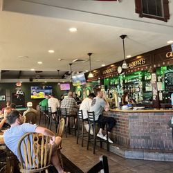 Churchill Arms Pub - Interior bar