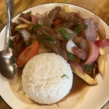 Bodegon No 69 - LOMO SALTADO - Latin American Near Me - Pasadena, California