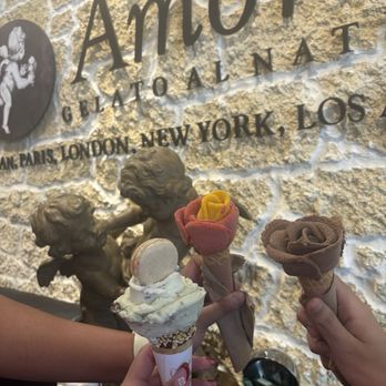 Amorino Gelato - Mint & Chocolate Chips and Stracciatela. & Strawberry and Mango Sorbet. & Ecuador Pure Chocolate - Gelato Near Me - Houston, Texas Amorino Gelato - Mint & Chocolate Chips and Stracciatela. & Strawberry and Mango Sorbet. & Ecuador Pure Chocolate - Gelato Near Me - Houston, Texas