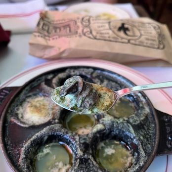 Le Diplomate - Escargot - Brasseries Near Me - Washington, DC, District of Columbia Le Diplomate - Escargot - Brasseries Near Me - Washington, DC, District of Columbia