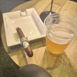Luke Bryan Cigar and a 30A Beer Luke Bryan Cigar and a 30A Beer