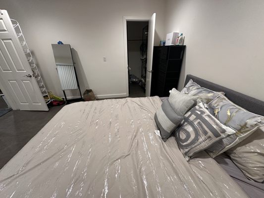 Hollywood Off Vine (Hov) by null