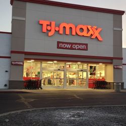 TJ Maxx - Storefront