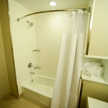 Courtyard Columbus Phenix City/Riverfront - Shower - Hotels Near Me - Phenix City, Alabama Courtyard Columbus Phenix City/Riverfront - Shower - Hotels Near Me - Phenix City, Alabama