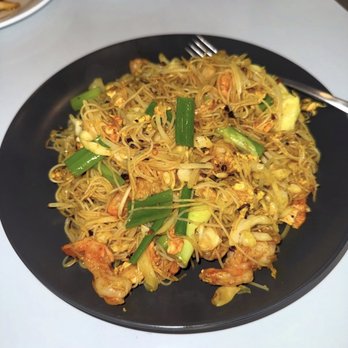Hunan Bistro - Shrimp Singapore noodles - Chinese Near Me - Columbus, Ohio