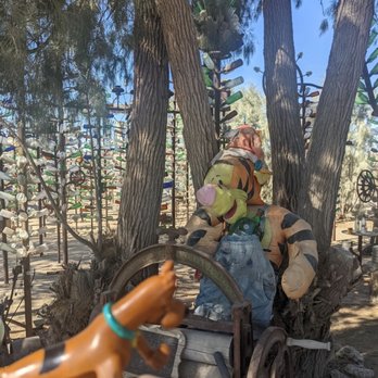 Elmer's Bottle Tree Ranch - Scoobydootravels is checking out Tigger - Ranches Near Me - Oro Grande, California Elmer's Bottle Tree Ranch - Scoobydootravels is checking out Tigger - Ranches Near Me - Oro Grande, California