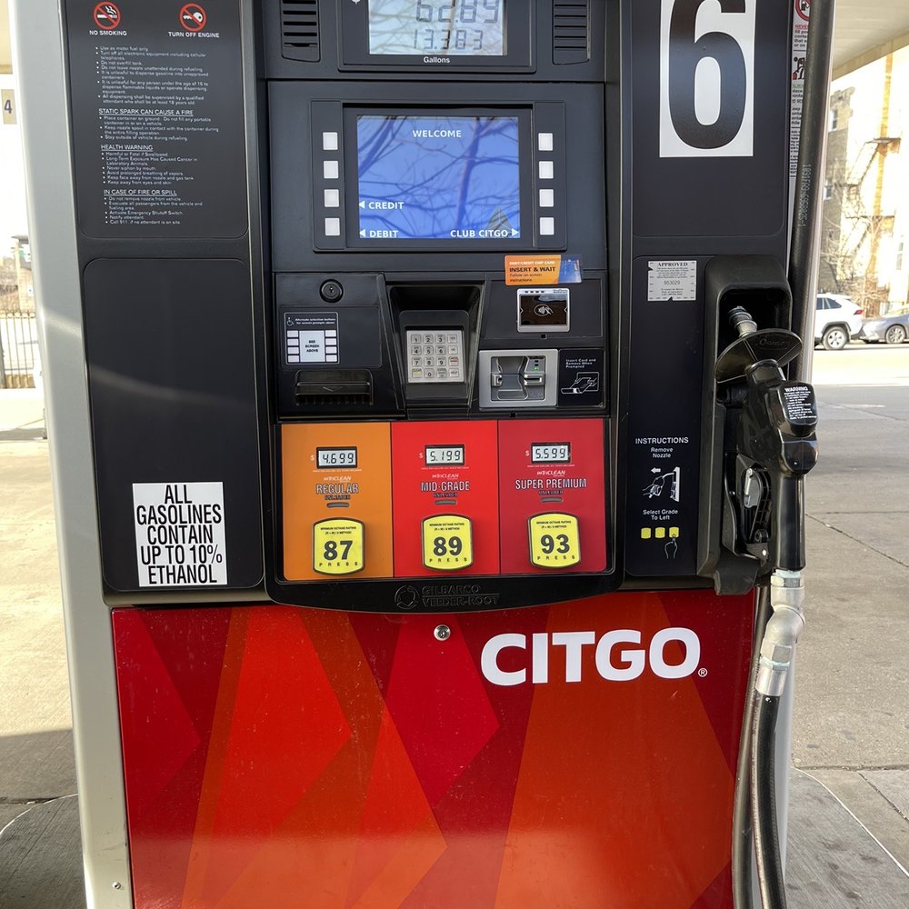 Ravenswood Citgo - a gas pump at a gas station - Convenience Stores Near Me - Chicago, Illinois Ravenswood Citgo - a gas pump at a gas station - Convenience Stores Near Me - Chicago, Illinois