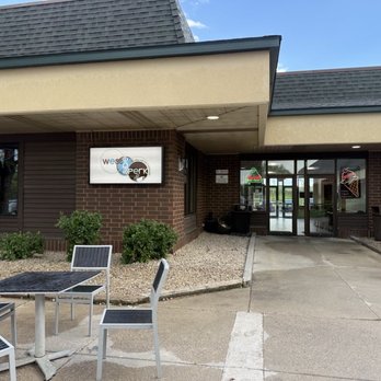 Scoops Ice Cream - Outside - Ice Cream & Frozen Yogurt Near Me - Bloomington, Minnesota