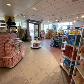 IT'SUGAR - the inside of a grocery store - Candy Stores Near Me - Atlantic City, New Jersey
