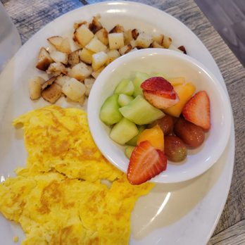 Le Peep - Part of waffle platter - Breakfast & Brunch Near Me - Loveland, Ohio Le Peep - Part of waffle platter - Breakfast & Brunch Near Me - Loveland, Ohio