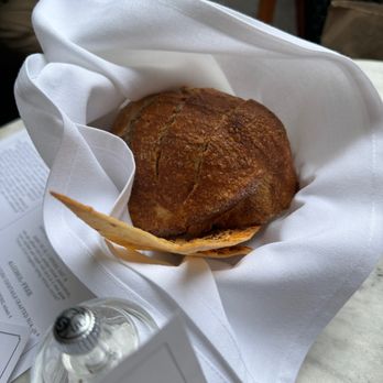 Lindey's - Bread basket - New American Near Me - Columbus, Ohio