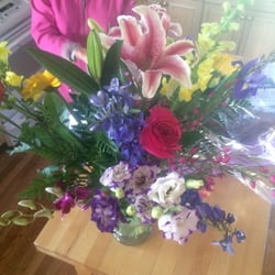Bill's Grove Florist - Moms birthday bouquet