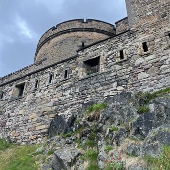 Edinburgh Castle - Inside of castle - Landmarks & Historical Buildings Near Me - Edinburgh, EDH Edinburgh Castle - Inside of castle - Landmarks & Historical Buildings Near Me - Edinburgh, EDH
