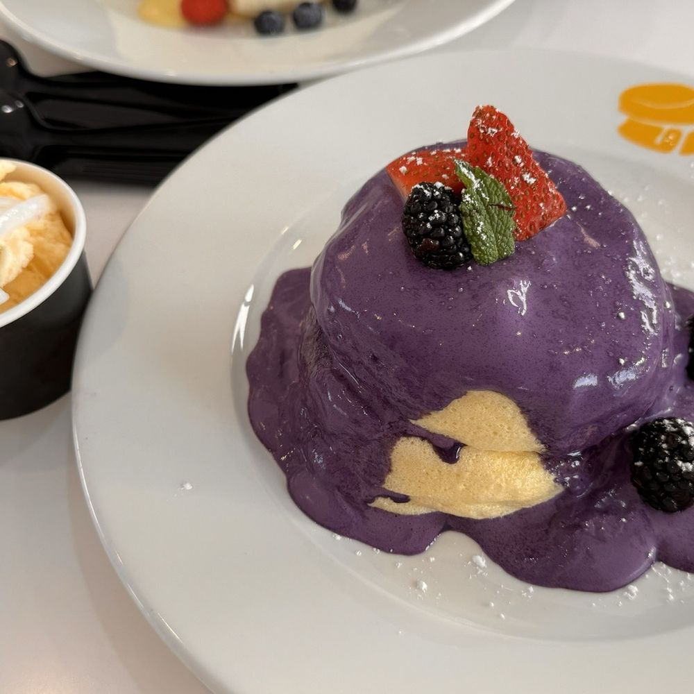 Fluffy Fluffy Dessert Cafe - Desserts Near Me - Orlando, Florida