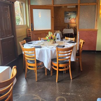 Max's Bistro & Bar - Seafood Near Me - Fresno, California