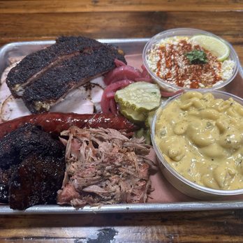 Hurtado Barbecue - El Jefe Platter - Barbeque Near Me - Mansfield, Texas Hurtado Barbecue - El Jefe Platter - Barbeque Near Me - Mansfield, Texas