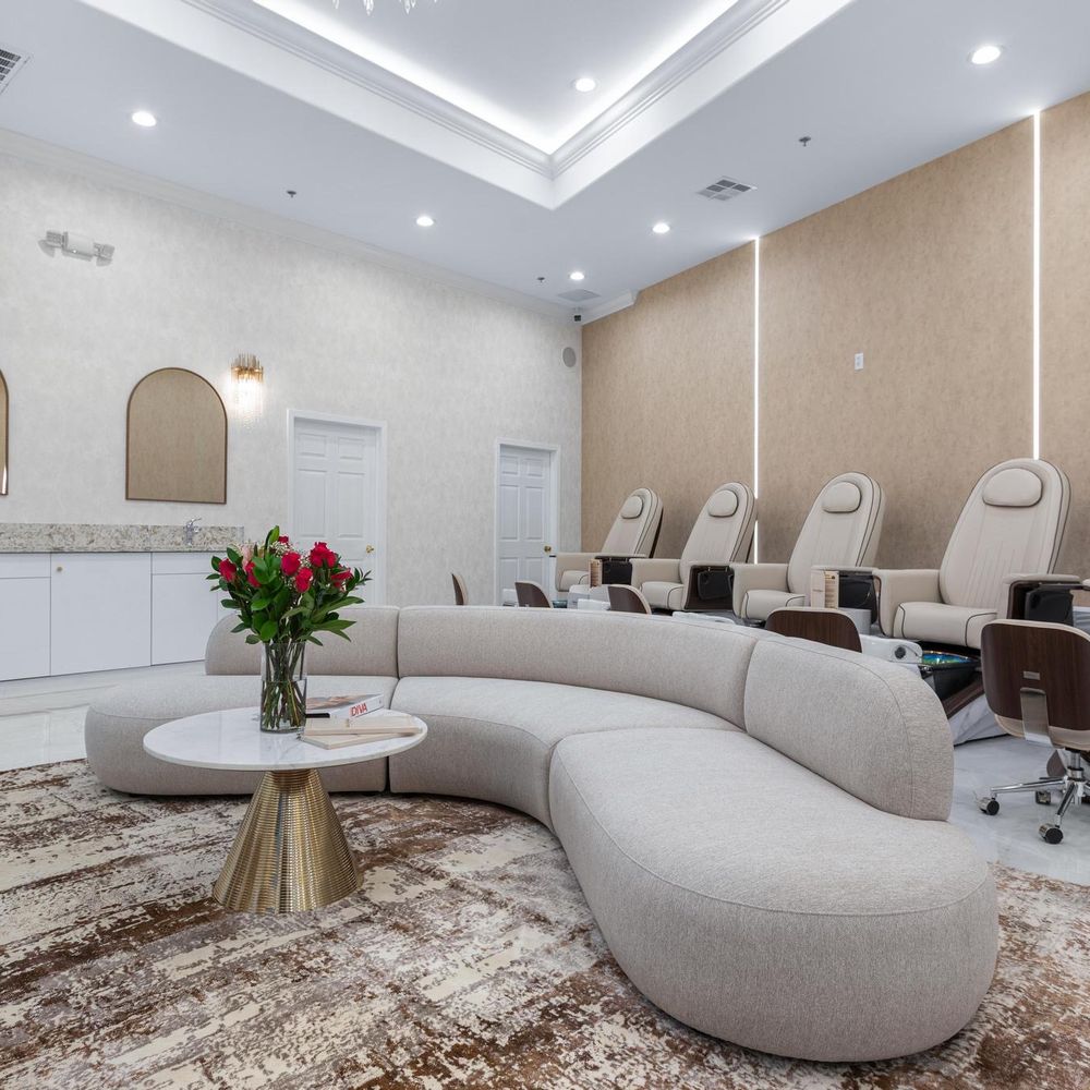 Discover Trendy Graphic Socks at Dollar Tree, image size:1000x1000