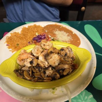 Calavera Bar And Grill - Garlic Shrimp - Bars Near Me - Cottonwood, Arizona Calavera Bar And Grill - Garlic Shrimp - Bars Near Me - Cottonwood, Arizona