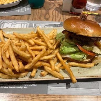 Great Wolf Lodge - Cheesburger and fries at Campfire Kitchen - Water Parks Near Me - Bloomington, Minnesota Great Wolf Lodge - Cheesburger and fries at Campfire Kitchen - Water Parks Near Me - Bloomington, Minnesota