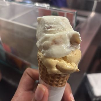 Rori's Artisanal Creamery - Seasonal flavors: pecan and pumpkin - Ice Cream & Frozen Yogurt Near Me - Santa Barbara, California Rori's Artisanal Creamery - Seasonal flavors: pecan and pumpkin - Ice Cream & Frozen Yogurt Near Me - Santa Barbara, California