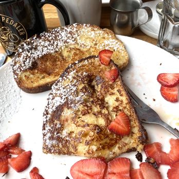 The Bread Pedaler - Creme brûlée French toast with strawberries - Breakfast & Brunch Near Me - Lancaster, Pennsylvania The Bread Pedaler - Creme brûlée French toast with strawberries - Breakfast & Brunch Near Me - Lancaster, Pennsylvania