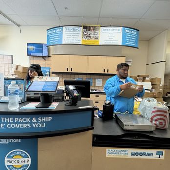 The UPS Store - Counter - Shipping Centers Near Me - Los Angeles, California The UPS Store - Counter - Shipping Centers Near Me - Los Angeles, California