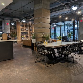 The Place 2 Be - a dining area with tables and chairs - Breakfast & Brunch Near Me - Hartford, Connecticut The Place 2 Be - a dining area with tables and chairs - Breakfast & Brunch Near Me - Hartford, Connecticut