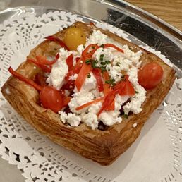 Shakshuka croissant tart.