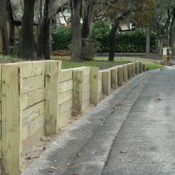 Hubbard's Landscaping - Retaining Wall Installation - Landscaping Near Me - Palm Harbor, Florida Hubbard's Landscaping - Retaining Wall Installation - Landscaping Near Me - Palm Harbor, Florida
