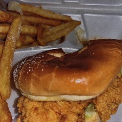 Chicago Munchies - Crispy Chicken Sandwich & Fries