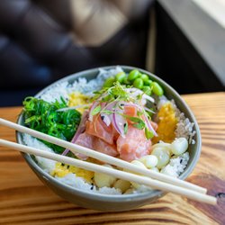 Ceviches by Divino ® Miami Springs - Peruvian Tapas & Gastrobar - Poke de Salmón