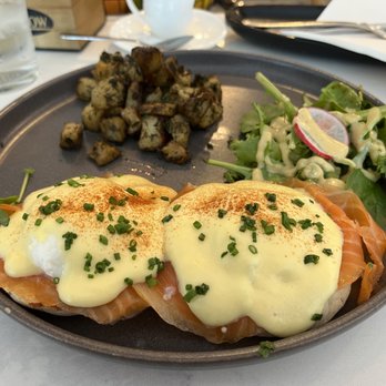 MIA Brunch Bar - Salmon benny - Breakfast & Brunch Near Me - North York, Ontario