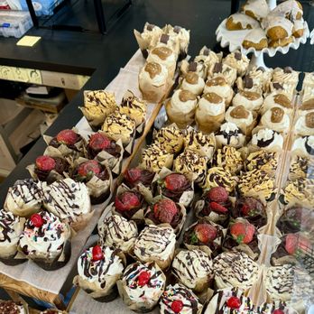 Luann's Bakery and Cafe - Cupcakes - Bakeries Near Me - Ellington, Connecticut