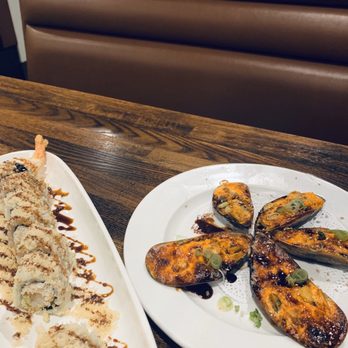 Chobop - Crunchy Roll & Baked Green Mussel - Sushi Bars Near Me - Costa Mesa, California
