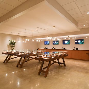 Health Circle - Interior - Retail Sales Floor - Cannabis Dispensaries Near Me - Rockland, Massachusetts Health Circle - Interior - Retail Sales Floor - Cannabis Dispensaries Near Me - Rockland, Massachusetts