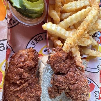 Dave's Hot Chicken - #Dave's #1 2 Tenders w/ Fries Hot - Chicken Shop Near Me - Altamonte Springs, Florida Dave's Hot Chicken - #Dave's #1 2 Tenders w/ Fries Hot - Chicken Shop Near Me - Altamonte Springs, Florida