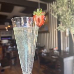 Sparkling white wine