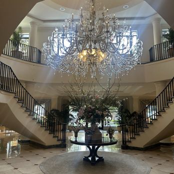Thoroughbred Club - Hotel Lobby - Bars Near Me - Charleston, South Carolina Thoroughbred Club - Hotel Lobby - Bars Near Me - Charleston, South Carolina