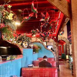 Rosa's Café & Tortilla Factory - Interior