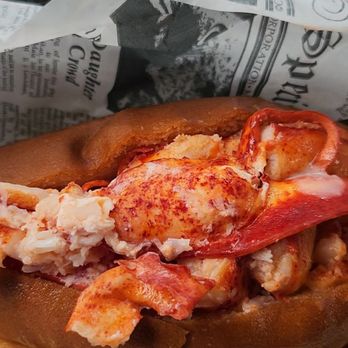 DJ's Clam Shack - Lobster roll - Seafood Near Me - St. Augustine, Florida