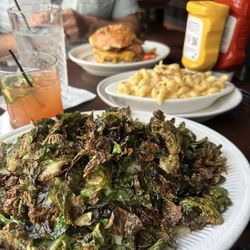 Luxe Bar & Grill