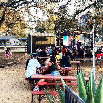 Willie's Joint Bar and Grill - Bars Near Me - Buda, Texas