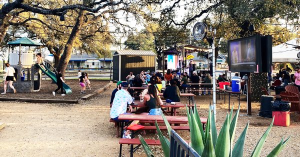 Willie's Joint BAR and GRILL by null