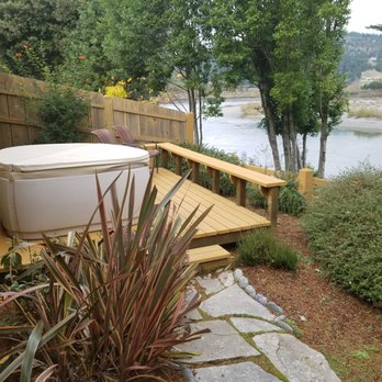 Rogue River Lodge At Snag Patch - Wow.. what a deck - Hotels Near Me - Gold Beach, Oregon