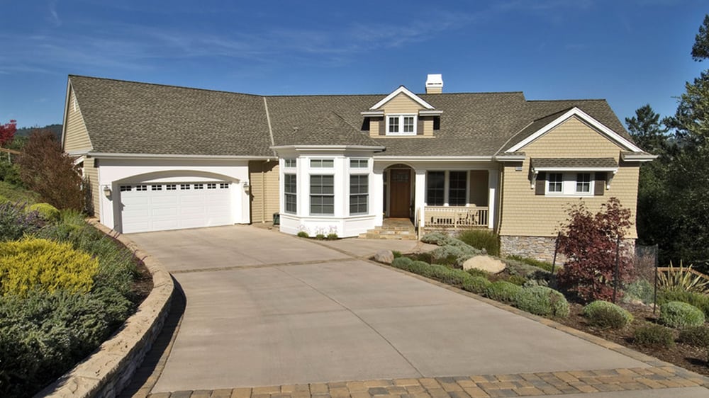 Slide of Manuel Chavez Roofing