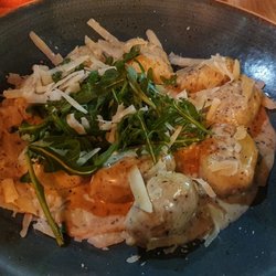 Scotty's - Gnocchi mit Steinpilzfüllung in Trüffelcremesauce und Grana Padano