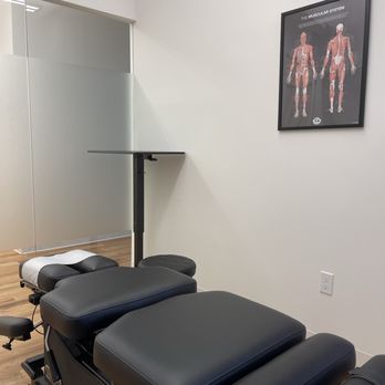 Uemura Chiropractic - Office - Chiropractors Near Me - New York, New York Uemura Chiropractic - Office - Chiropractors Near Me - New York, New York